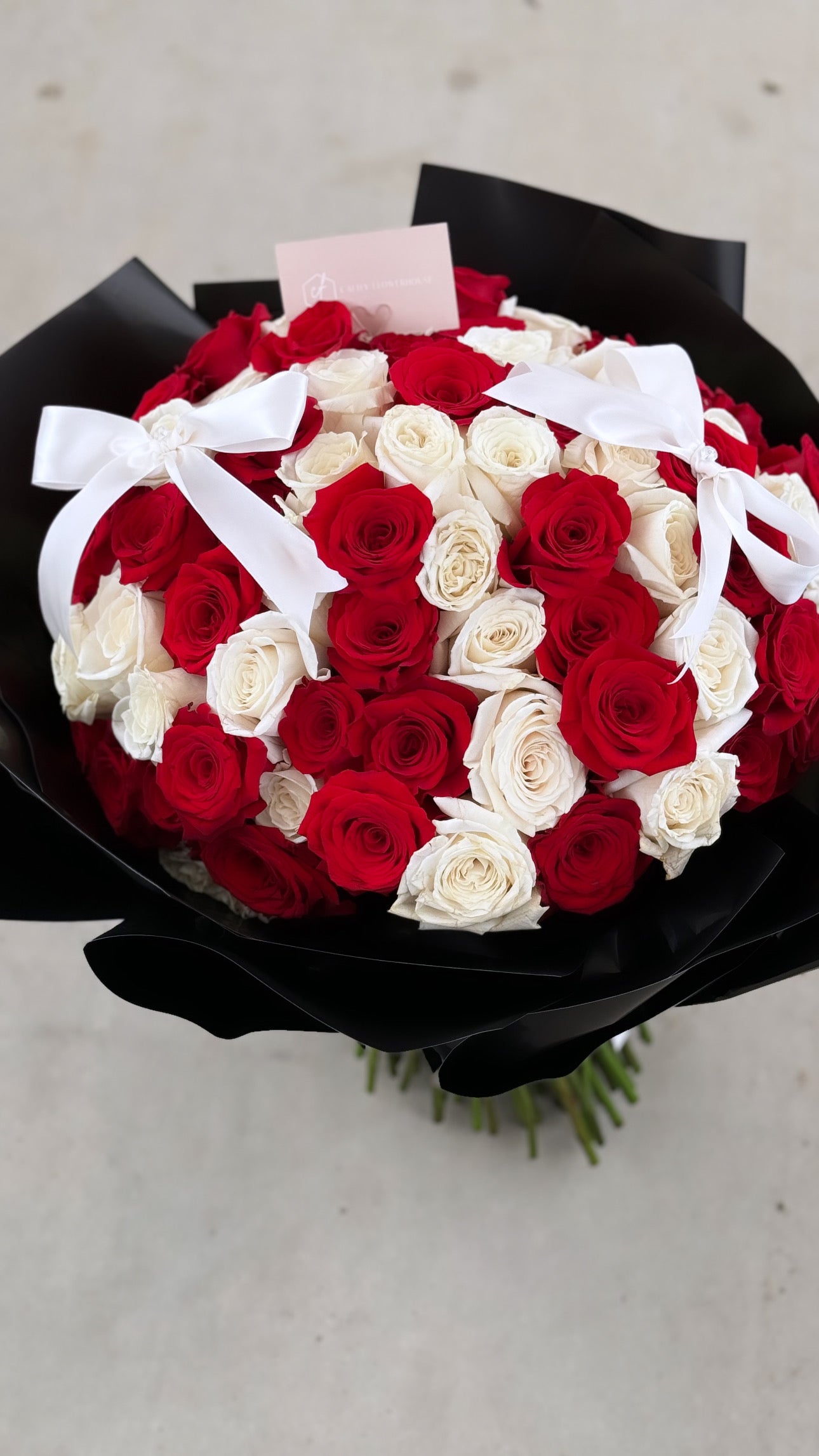Red & White Elegance bouquet